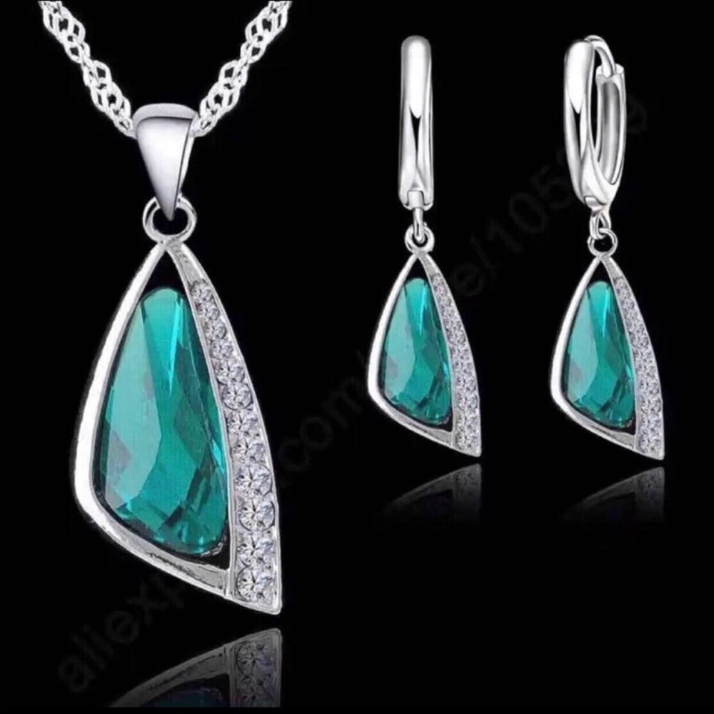Emerald Teardrop Sterling Silver Necklace & Earrings Set